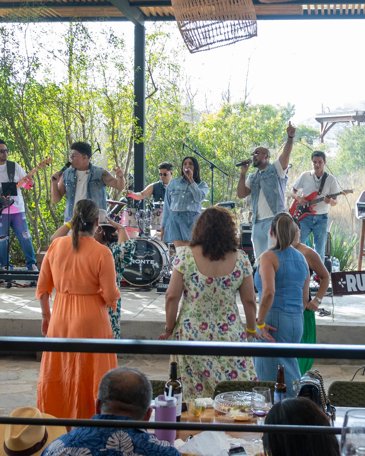 Música y ambiente en la vendimia de aniversario